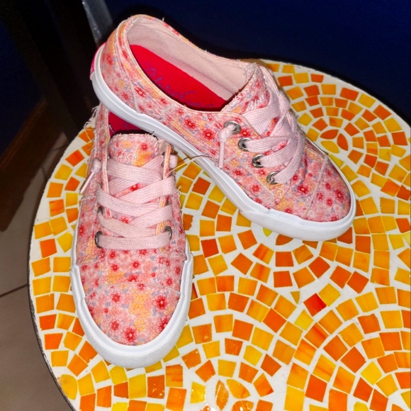 Blowfish Kids Sneakers - Picture 1 of 3